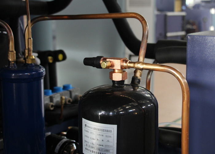 Temperatur-, Feuchtigkeits- und Vibrationsprüfkammer